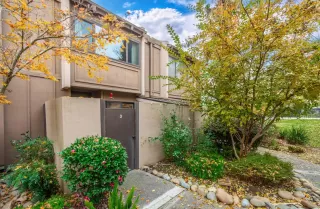 Photo #4: 225144782 Listing