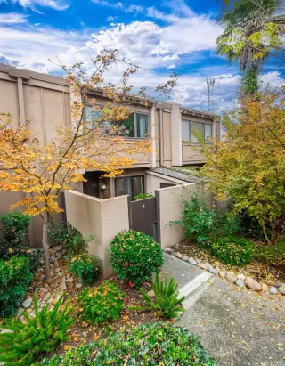 Photo #5: 225144782 Listing