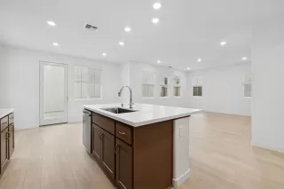 Photo #5: 225144831 Listing 