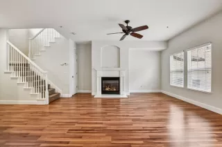 Photo #5: 225144887 Listing