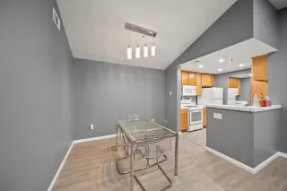 Photo #5: 225145108 Listing