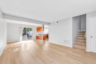 Photo #3: 225145408 Listing