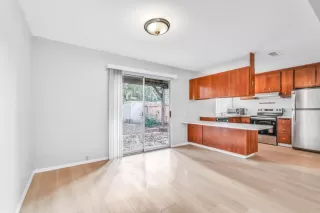 Photo #5: 225145408 Listing