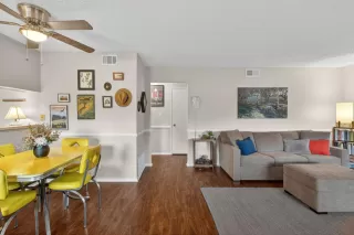 Photo #3: 225145470 Listing