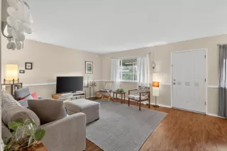 Photo #6: 225145470 Listing