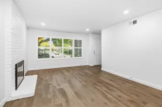 Photo #5: 225145914 Listing