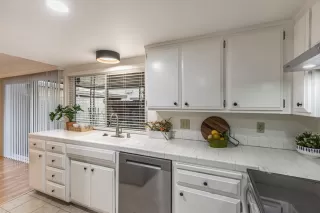 Photo #3: 225146889 Listing 