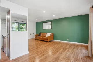 Photo #6: 225147265 Listing