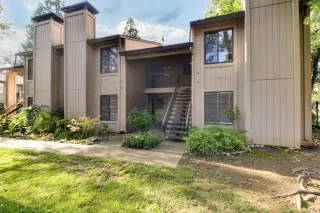 Browse active condo listings in NORTHRIDGE EXECUTIVE