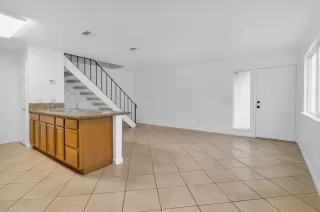 Photo #6: 225147817 Listing