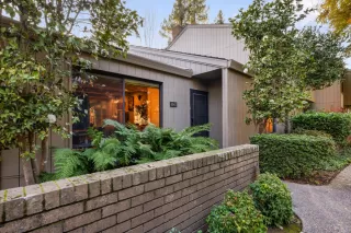 Photo #5: 225147953 Listing 