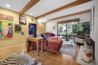 Photo #6: 225147953 Listing 