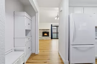 Photo #4: 225148507 Listing