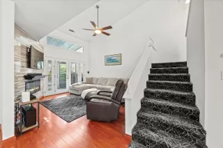 Photo #3: 225148869 Listing 