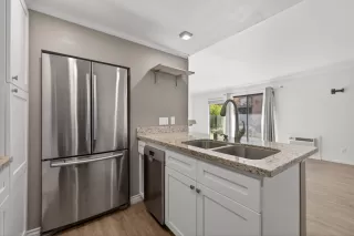 Photo #2: 225148991 Listing