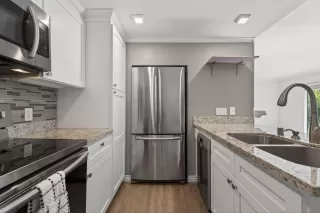 Photo #6: 225148991 Listing