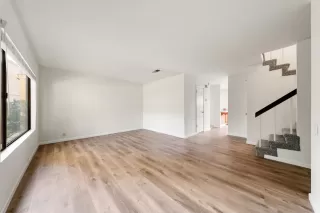 Photo #3: 225149447 Listing