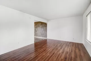 Photo #5: 225149938 Listing