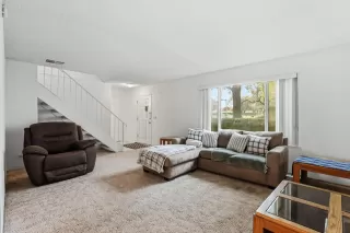 Photo #4: 225150044 Listing