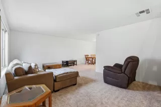 Photo #5: 225150044 Listing