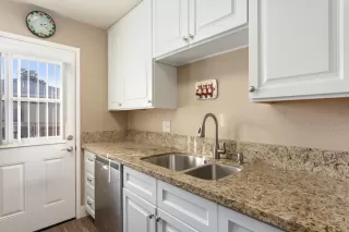 Photo #2: 225150070 Listing