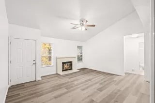 Photo #6: 225150185 Listing