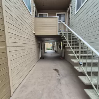 Photo #5: 225151624 Listing