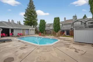 Photo #4: 225151910 Listing