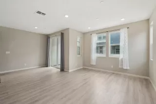 Photo #5: 225151949 Listing