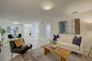 Photo #2: 225152409 Listing