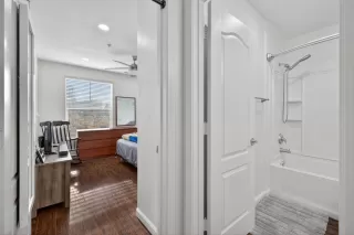 Photo #3: 225152951 Listing