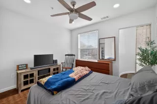 Photo #6: 225152951 Listing