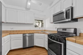 Photo #3: 225153337 Listing 