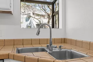 Photo #4: 225153337 Listing 