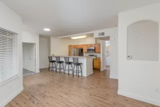 Photo #3: 225153586 Listing 