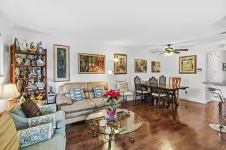 Photo #6: 225154104 Listing