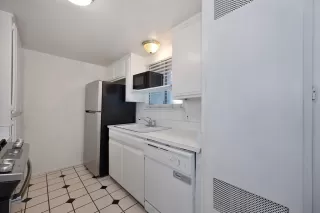 Photo #5: 225154240 Listing