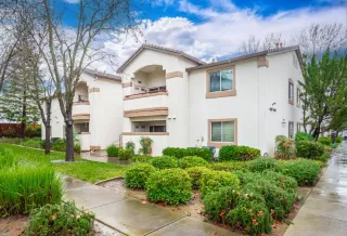 Photo #3: 226000407 Listing