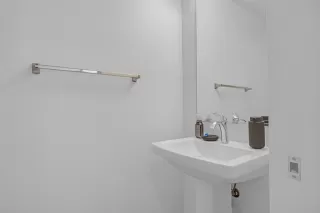 Photo #4: 226000474 Listing