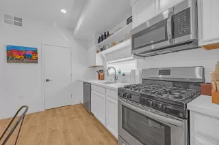 Photo #5: 226000474 Listing