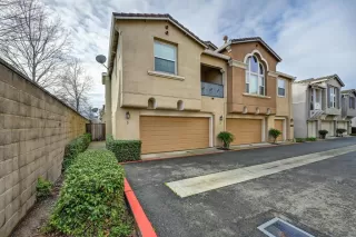 Photo #1: 226001631 Listing