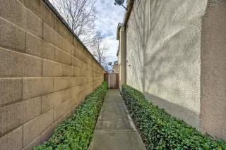 Photo #5: 226001631 Listing