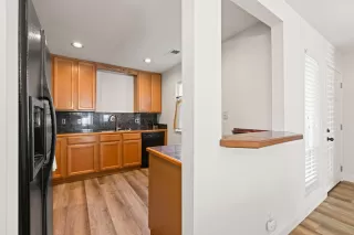 Photo #3: 226002006 Listing