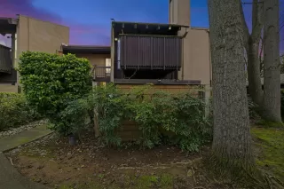 Photo #1: 226002021 Listing