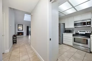 Photo #5: 226003035 Listing