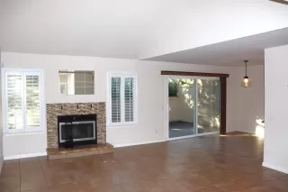 Photo #4: 226003404 Listing