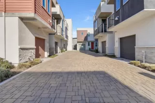 Photo #2: 226004100 Listing 