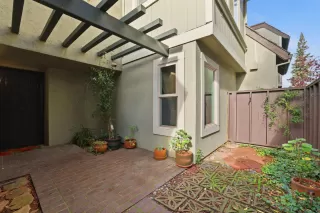 Photo #2: 226004127 Listing 