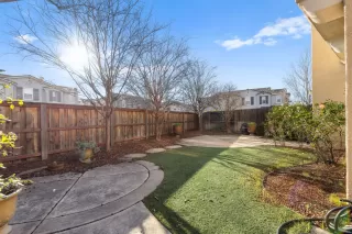 Photo #2: 226004261 Listing