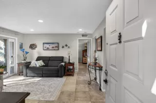 Photo #2: 226004607 Listing 